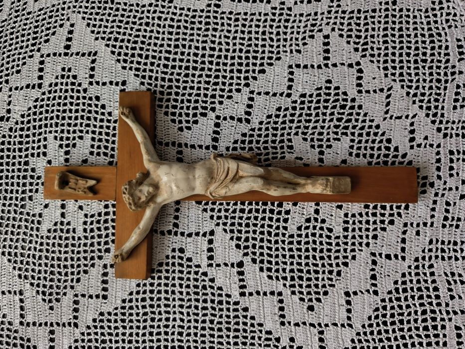 Duży krzyż krucyfiks