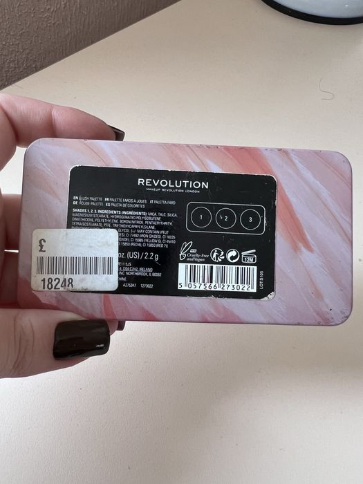 Румяна makeup revolution помада evelin