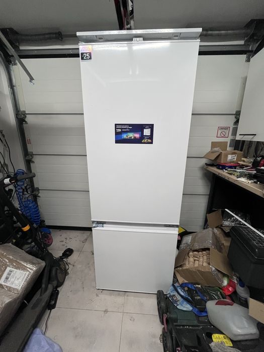 Lodowka beko do zabudowy-70-lekko uszkodzona