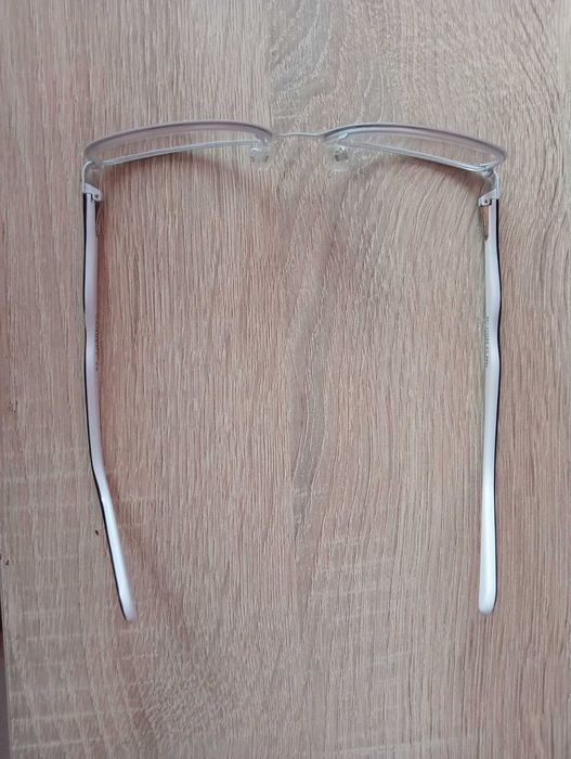 Oprawki do okularów korekcyjnych, czarno-białe