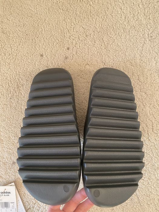 Yeezy slide onyx