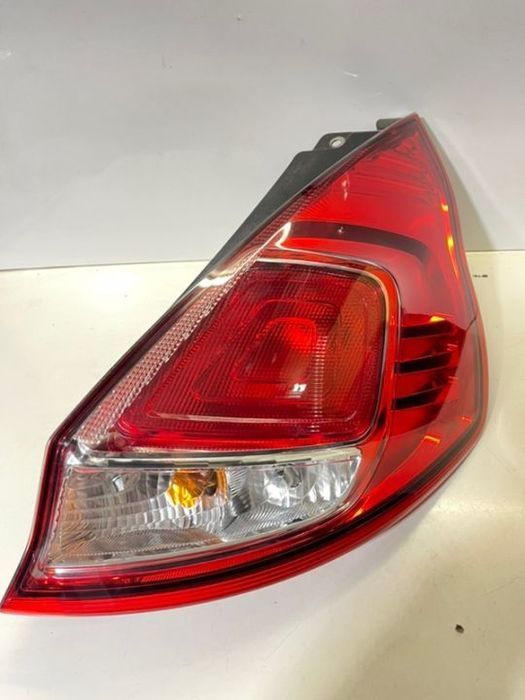 Farol Farolim Ford Fiesta mk6 2016 Traseiro Dto