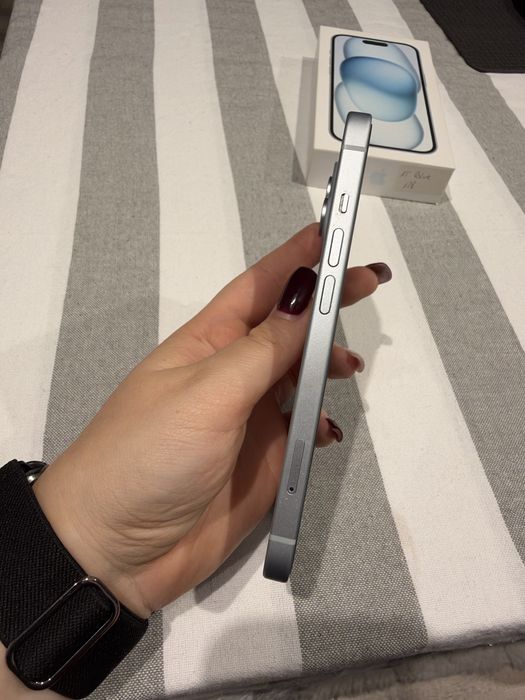 iPhone 15 w kolorze Blue