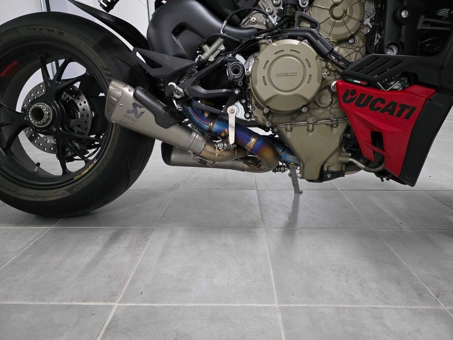 Ducati Streetfighter V4S