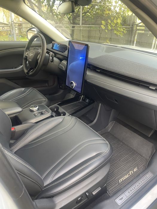 Ford mustang mach-е premium