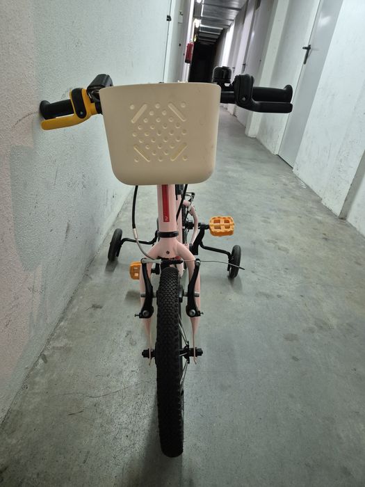 Bicicleta aprendizagem rosa com cesto e rodinhas incluido - 3-5 anos