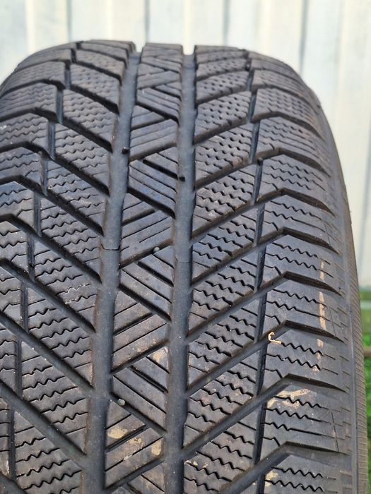 Нова зимова пара шин PLATIN 205 50 17