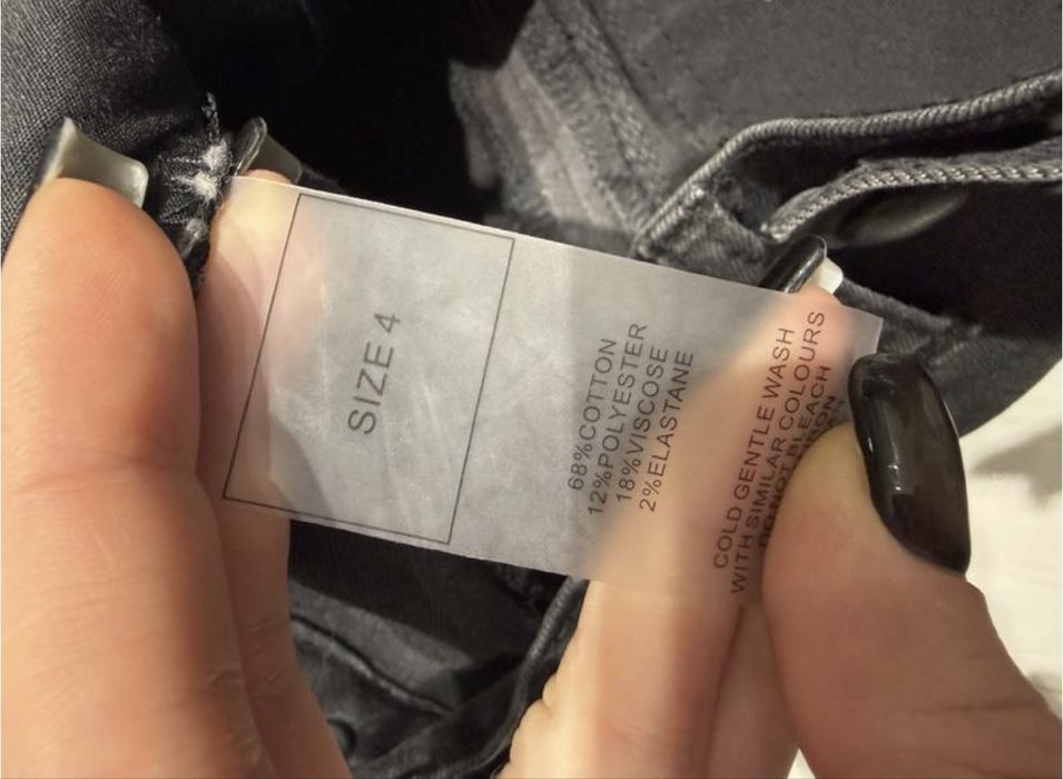 Джинси та боді maniere de voir