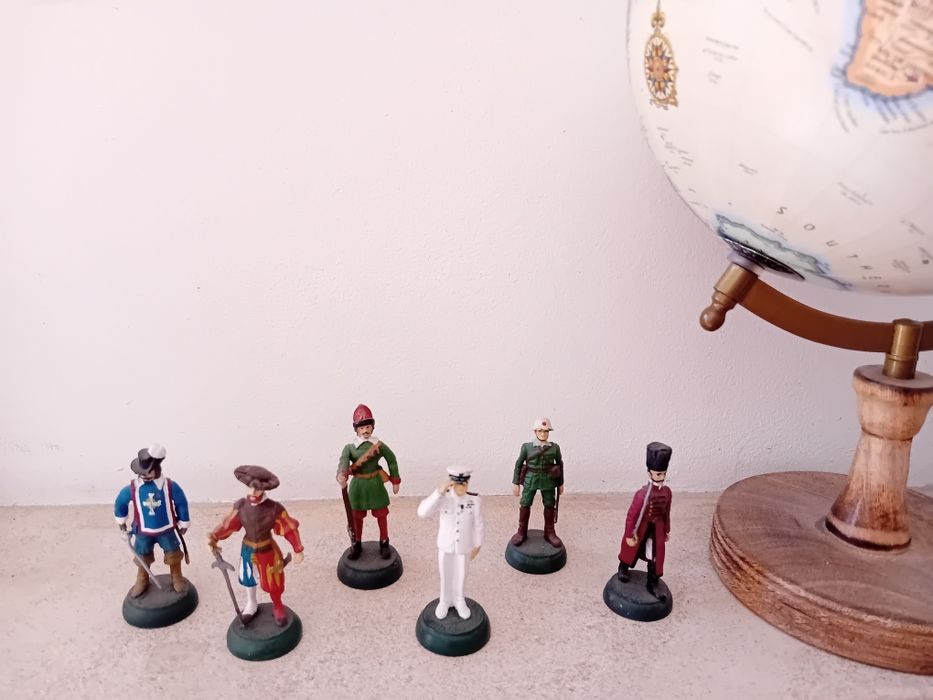 6 Soldadinhos de chumbo