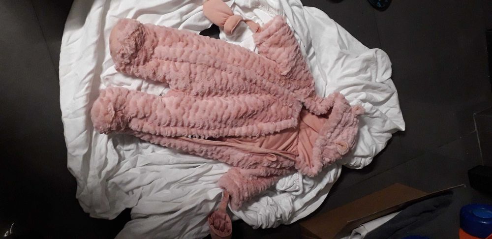 Babygrow em pêlo rosa-NOVO com etiquetas