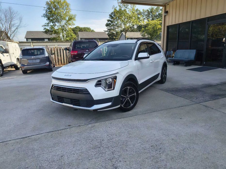 Kia Niro EX      2023