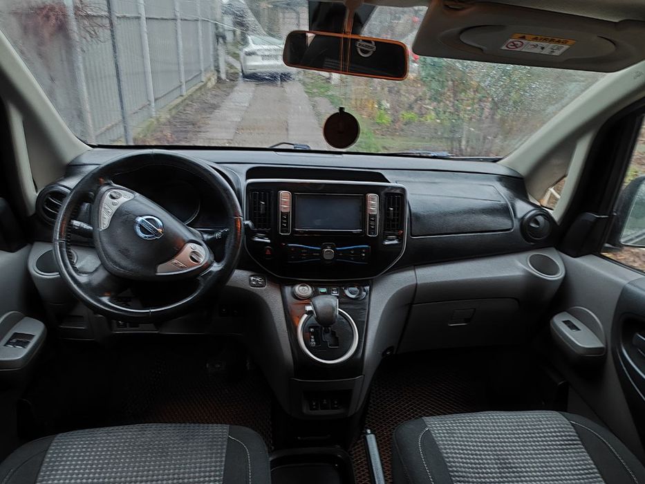 Електроавтомобіль NISSAN E-NV 200