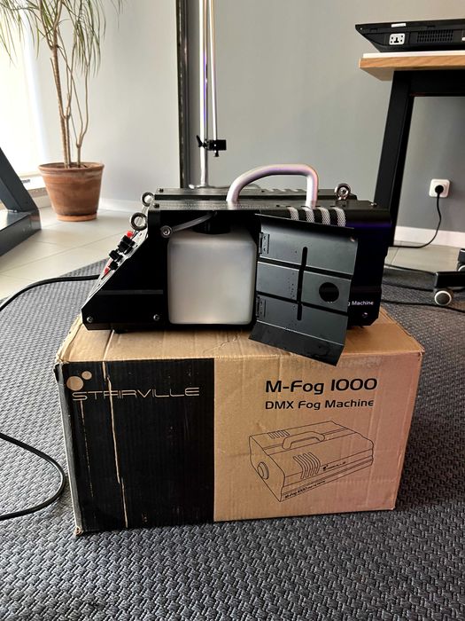 Máquina de fumo Startville M-Fog 1000 (para reparar ou para peças)