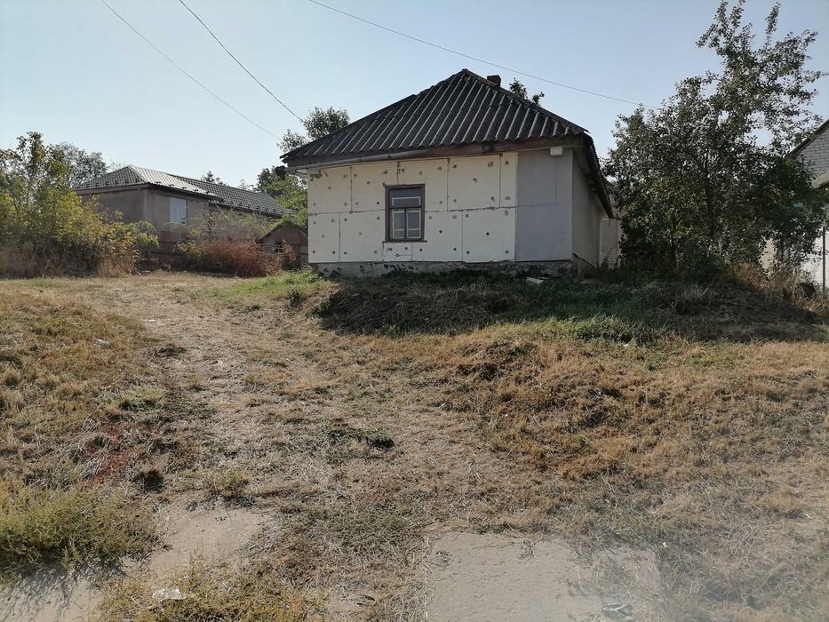Продам житловий будинок з великою земельною ділянкою!