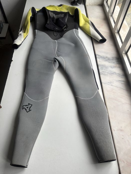 Fato de surf marca XCEL