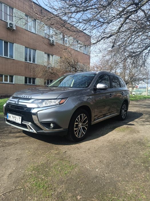Outlander PHEV  2019р