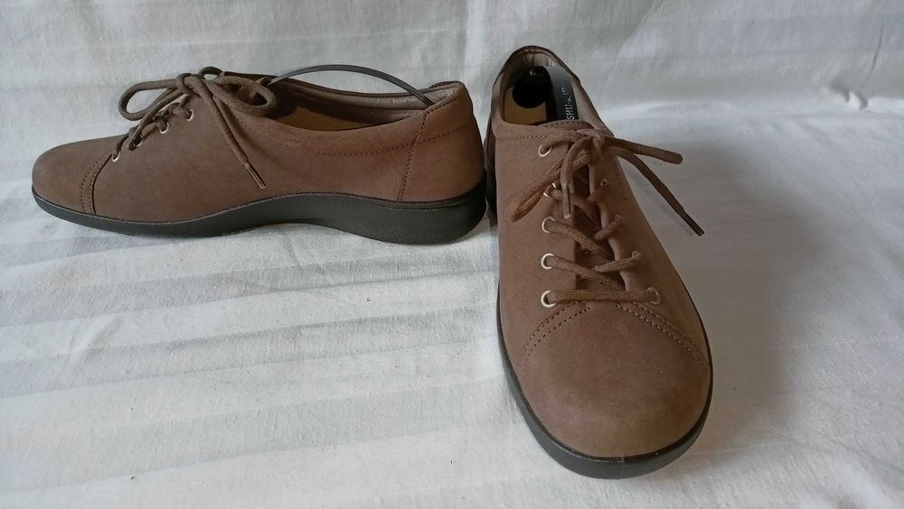 Hotter roz.41 / UK 7 /- dł. wkł.26,5 cm- skóra- super stan