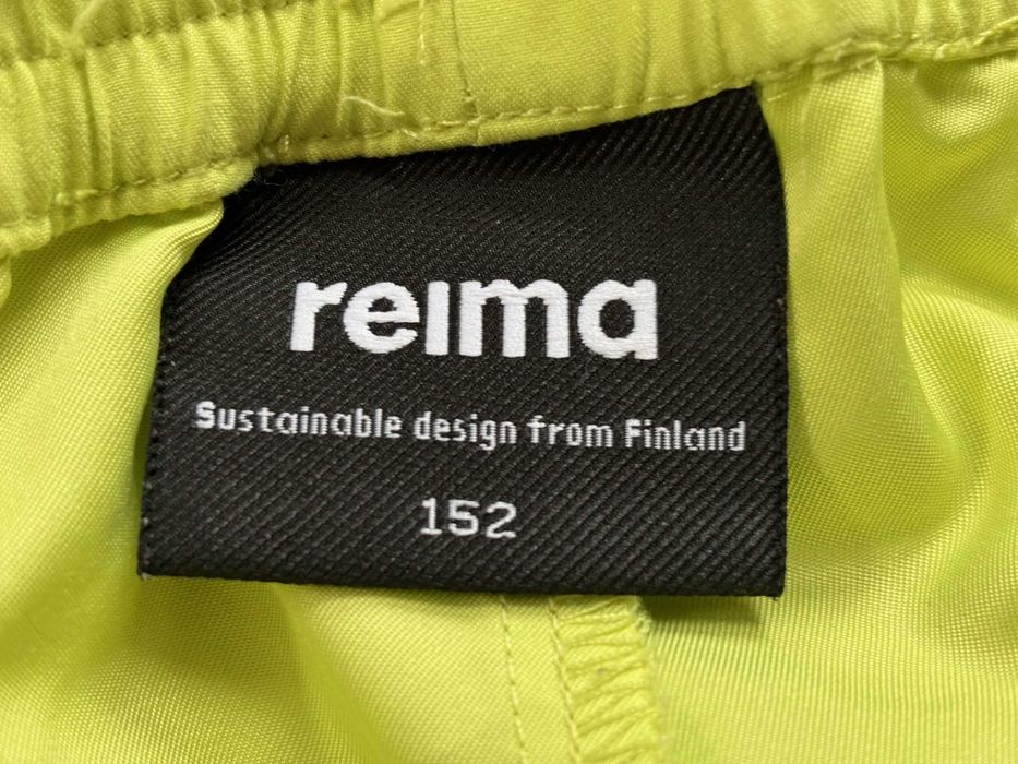 Shorty dziecięce (rozmiar 152) marki Reima