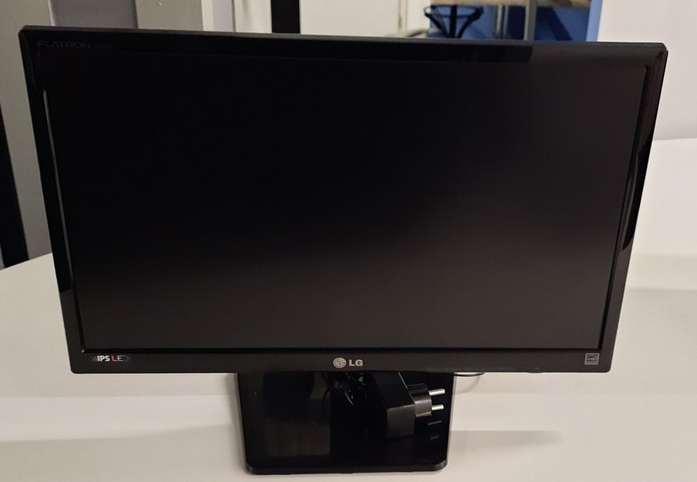 Монітори LG, Benq, Samsung