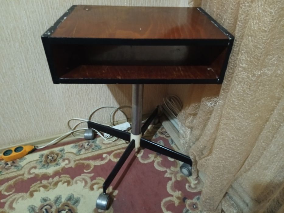 Тумба під телевізор.