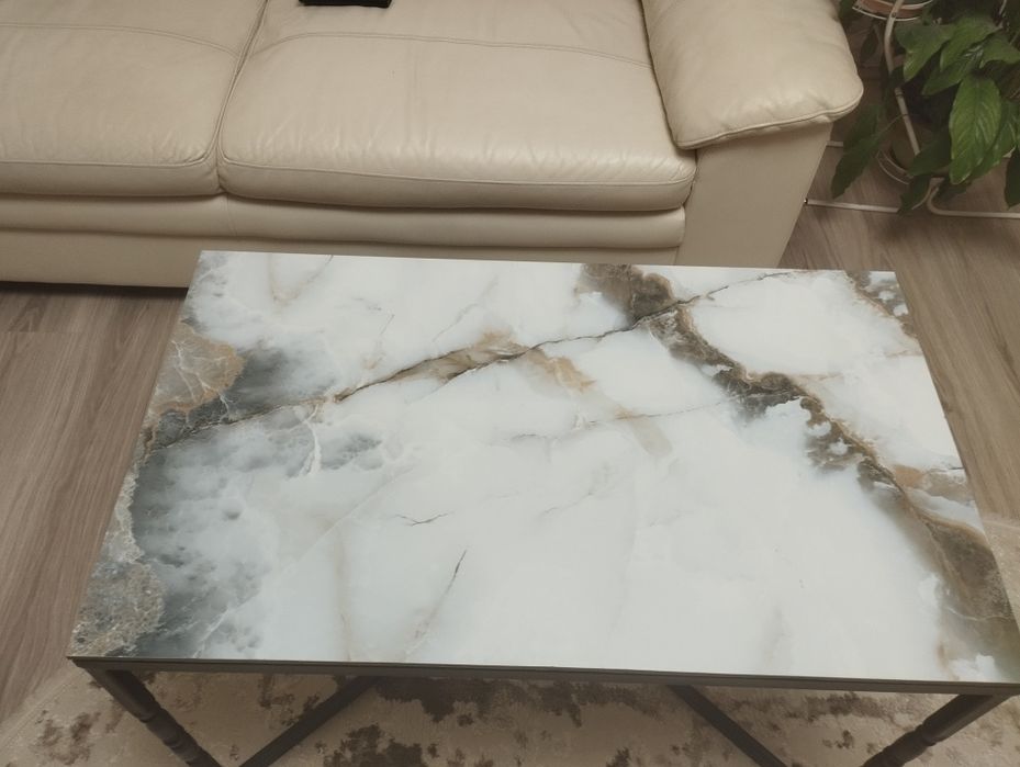 Столик журнальний