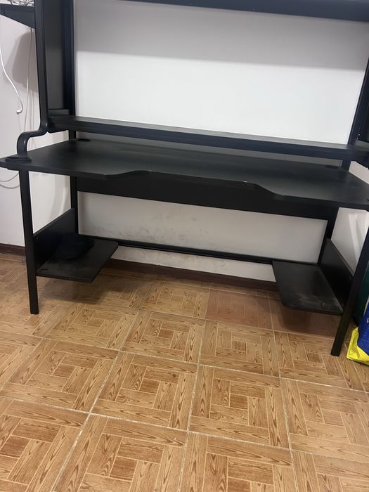 Vendo ou troc Secretaria mais cadeira gaming