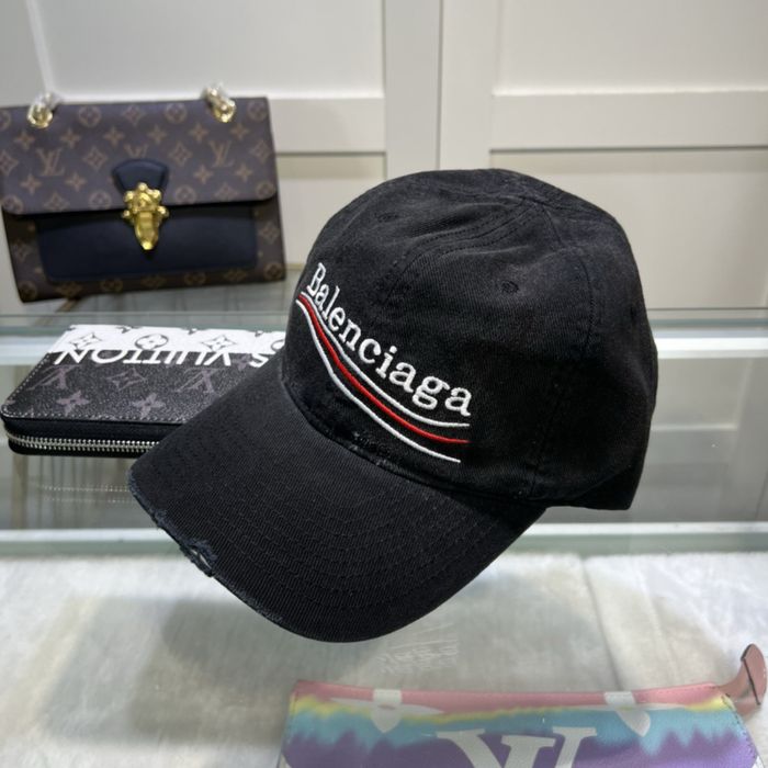 Кепки Balenciaga 2026