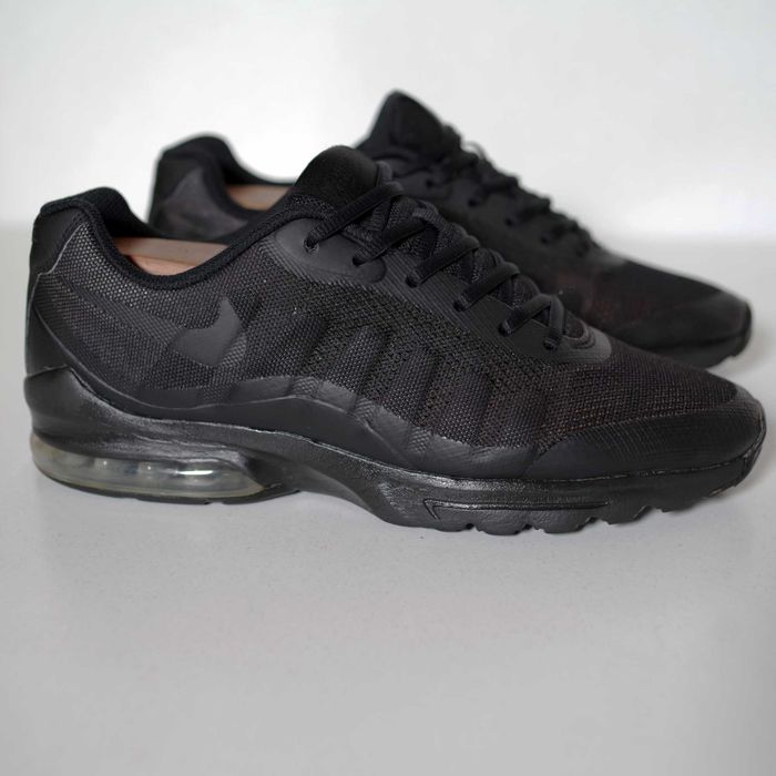 Кросівки Nike Air Max Invigor Black 43розмір оригінал стан дуже гарний