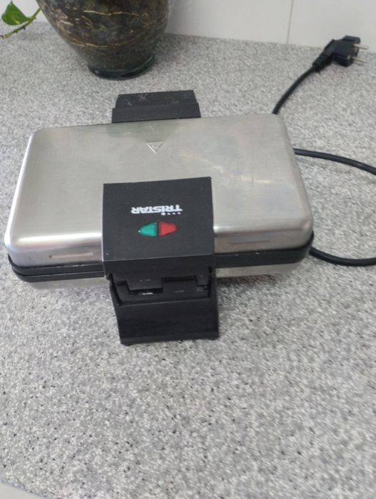 Torradeira e máquina de waffer