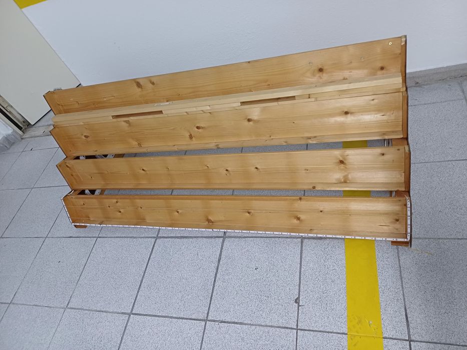 Expositor em madeira