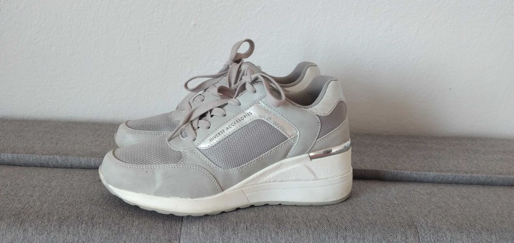 Buty diverse 40 sportowe sneakersy szare półbuty koturna