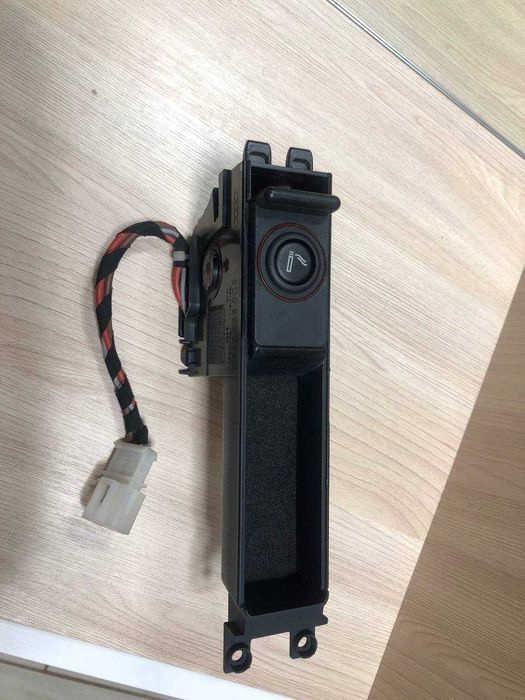 ПРИКУРИВАТЕЛЬ AUDI A4 B5 Рестайл 99-01 VAG 8D0863284C: 1 200 грн