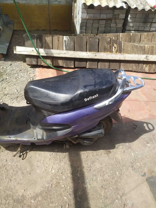 Продам скутер дэфиант