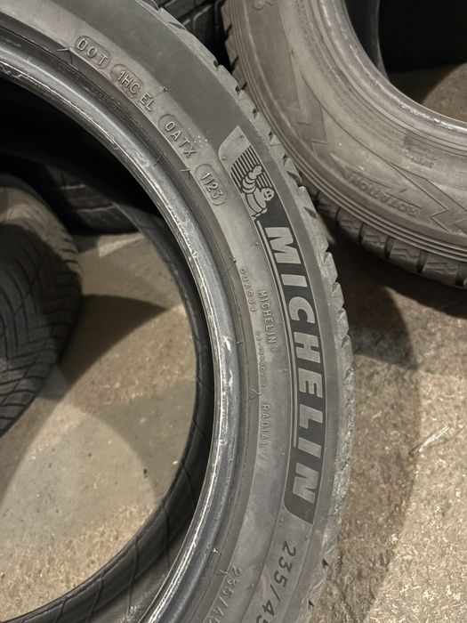 Мішелін 235/45р18