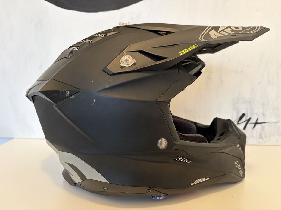 Airoh Aviator 3 Tamanho L + Mala + Caixa + Capa