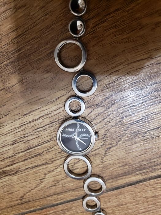 Годинники жіночі різні бренди робочі