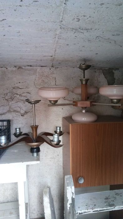 Zyrandole lata 50 z kloszami