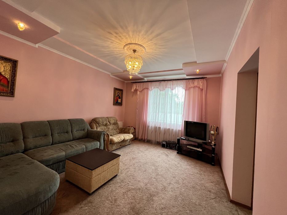 Оренда будинку вул.Коновальця на 3кімнати!