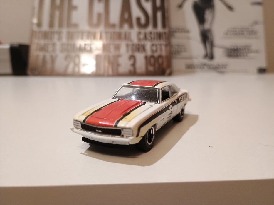 Greenlight 1:64 Chevrolet Camaro RS