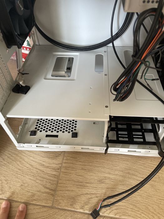 Caixa de computador (micro atx)