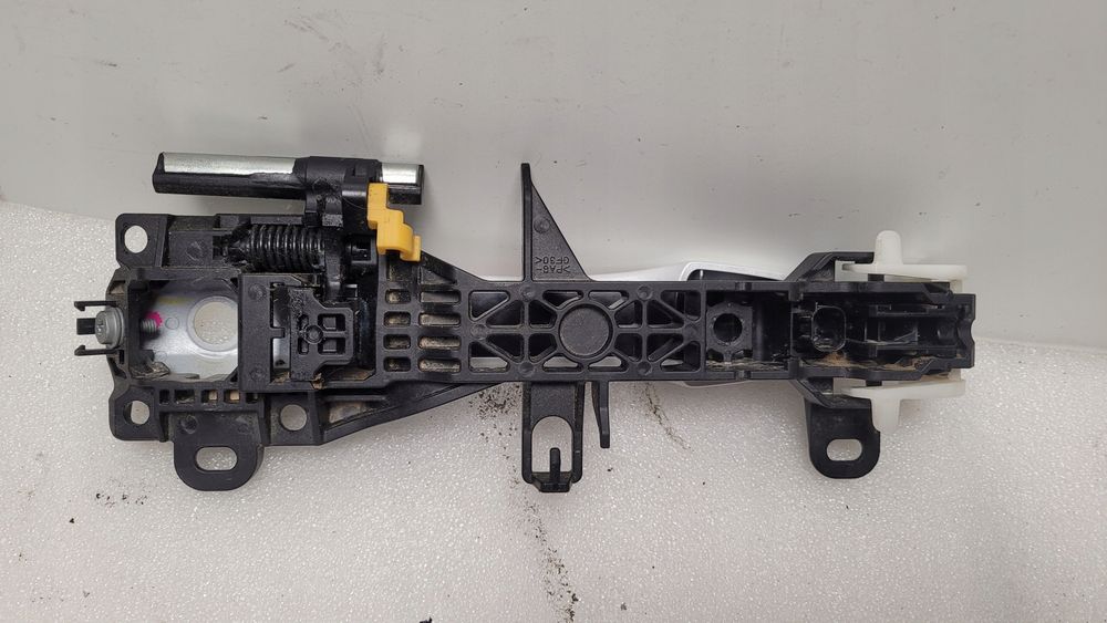 klamka zewnętrzna toyota corolla cross 69210-0a070a0 dem0ntaż