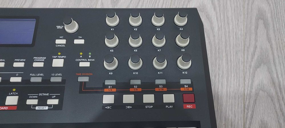 Teclado Midi Akai Professional MPK25