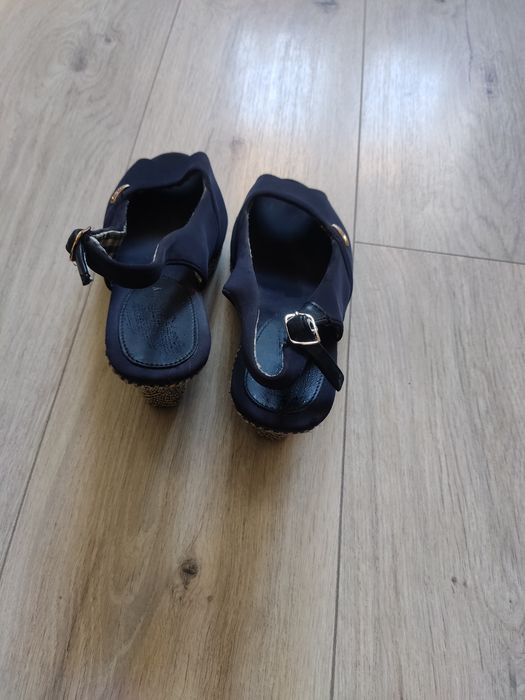 Buty na koturnie rozmiar 38