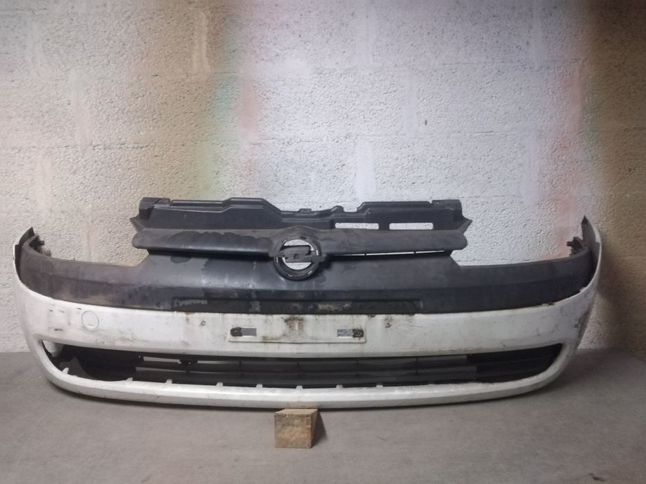 Vendo Para-choque de frente Opel corsa C ano 2000 /02