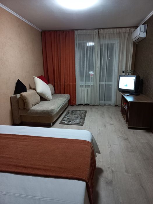 Квартира Посуточно , Центр , пл. Дружбы Народов.