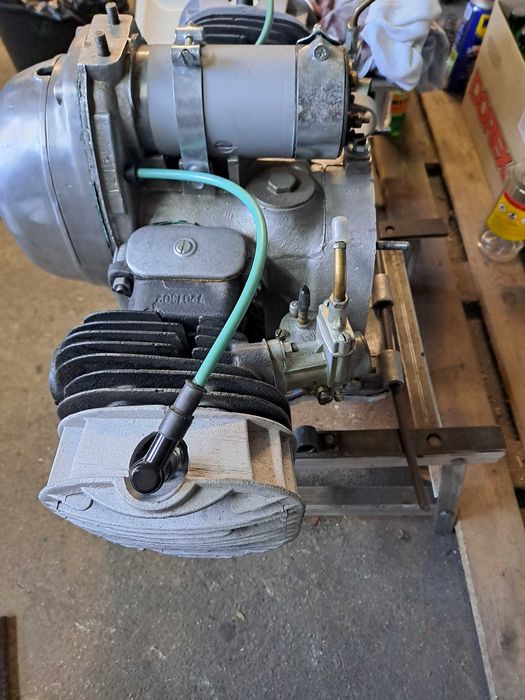 Motor Dniepr K-650