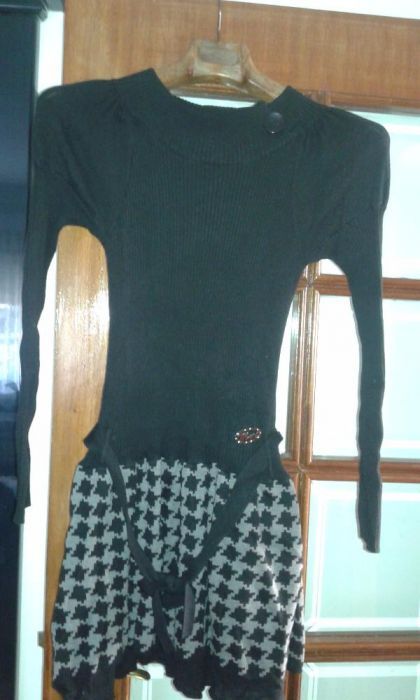 Vestido Mayoral preto com saia estampada