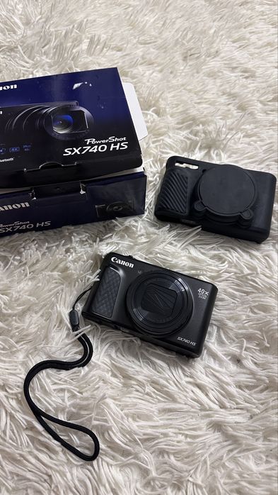 Продаю Canon SX740 HS