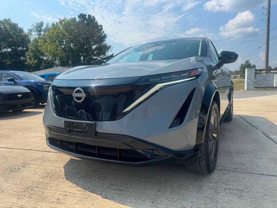 Nissan Ariya      2023