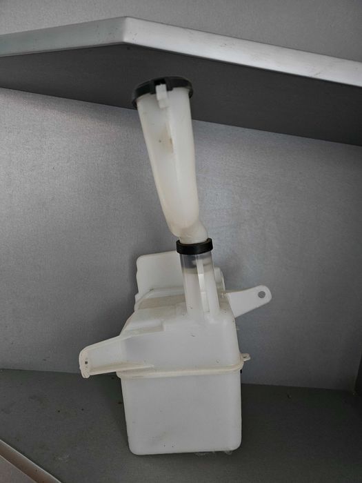 Бачок скоомивача Джиллі Емгранд 7